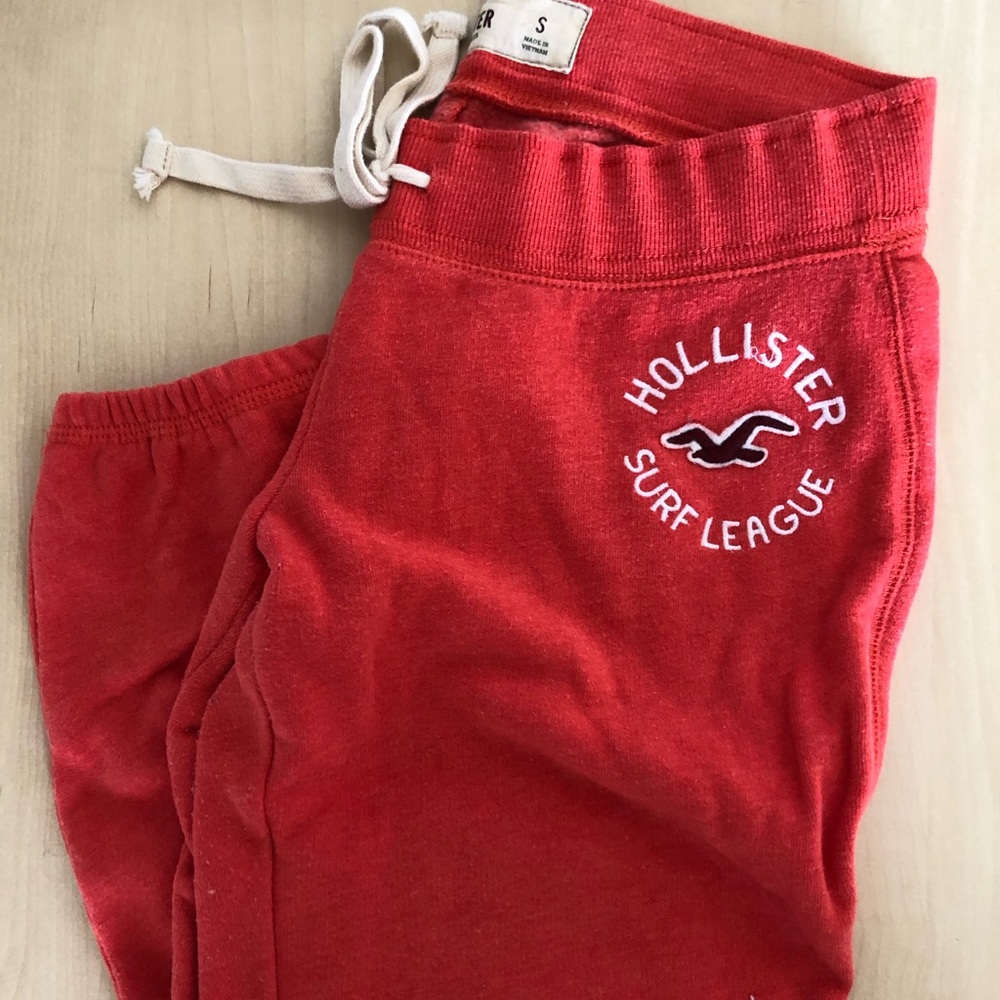 Cropped Hollister Joggers